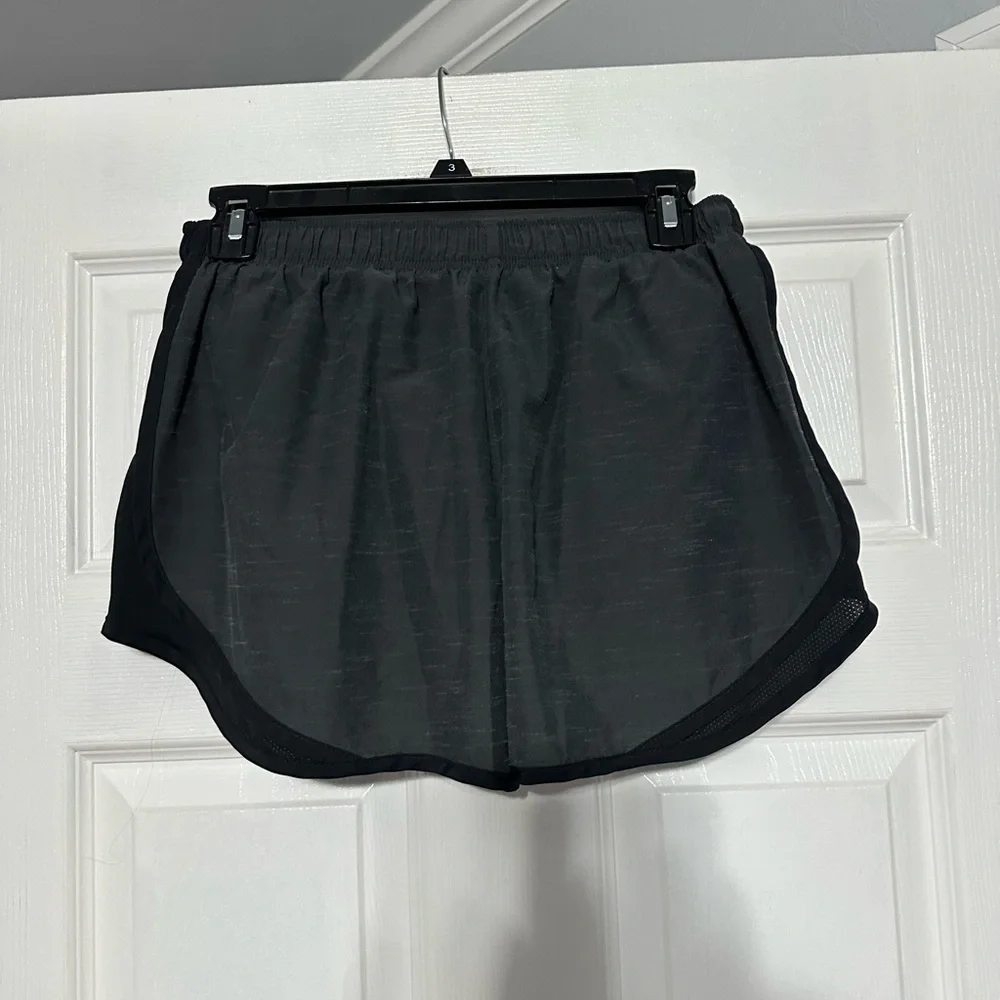 Nike Dri Fit Women's Athletic Running Shorts - Picture 5 of 11